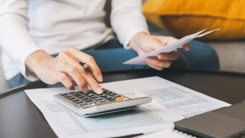 Can I Write Off Credit Card Annual Fees? 2 Tips for Maximizing Tax Savings with Credit Cards