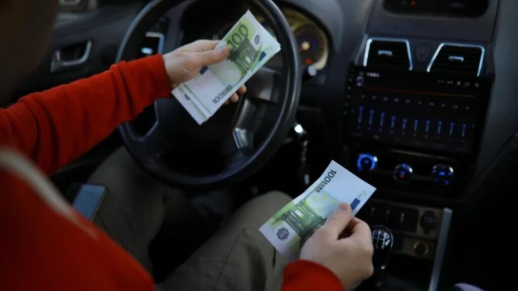 How Much Taxes Should I Withhold from My Uber Income? A Driver’s Guide 2 Deductions That Can Lower Your Tax Bill