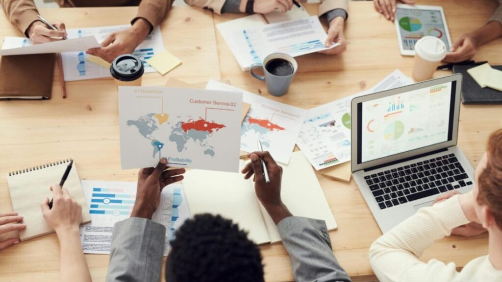 Difference Between Sales and Commercial: What Sets Them Apart? 3 Common Mistakes and How to Avoid Them - Difference Between Sales and Commercial 2