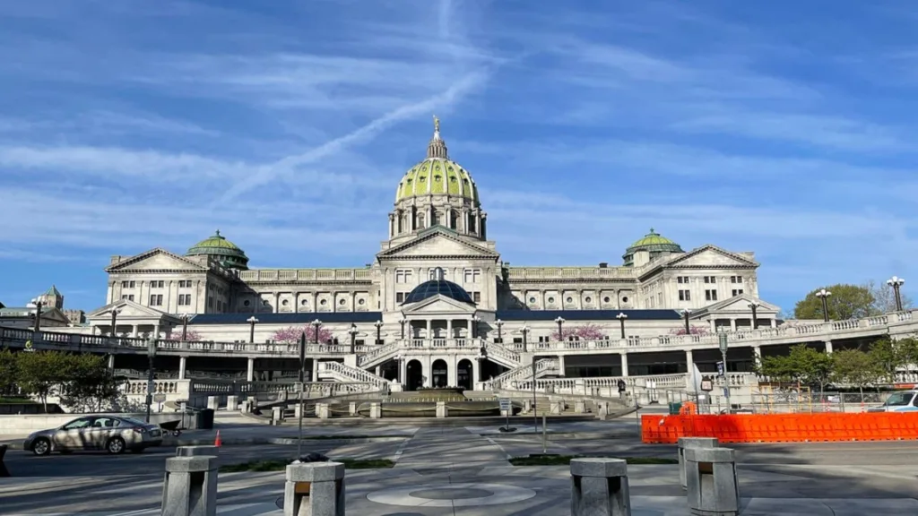 How Much Is Tax in Pennsylvania? 2 How to File Taxes in Pennsylvania 1